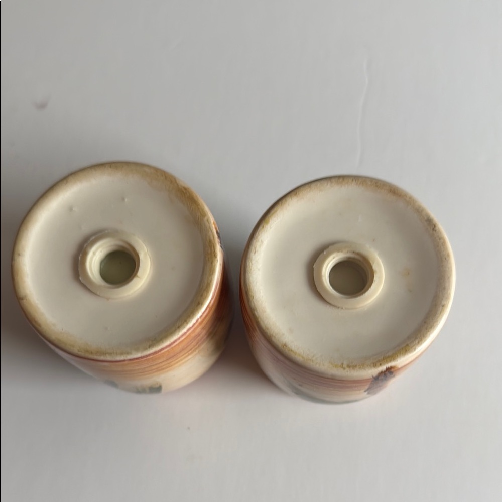 Hand-Painted Palm Tree Ceramic Salt & Pepper Shakers in Beige and Green - Picture 4 of 6